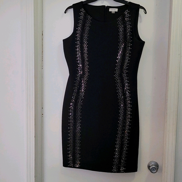 Dress - Picture 1 of 3